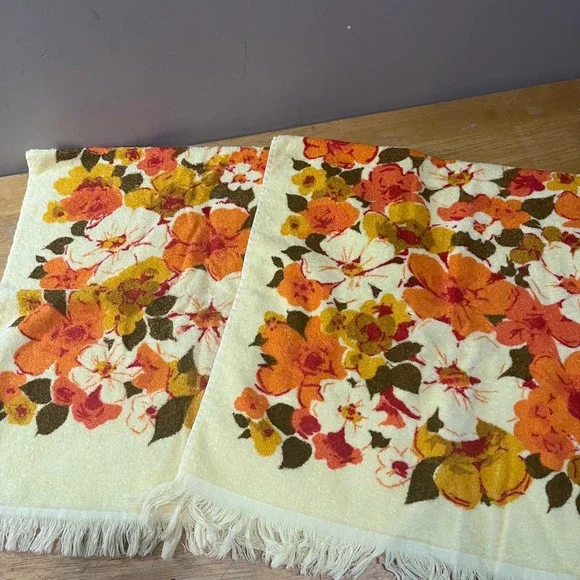 Vtg 70s Retro Floral Bath Towels Set of 2 Orange Yellow‎ Fringed Boho MCM 40x22