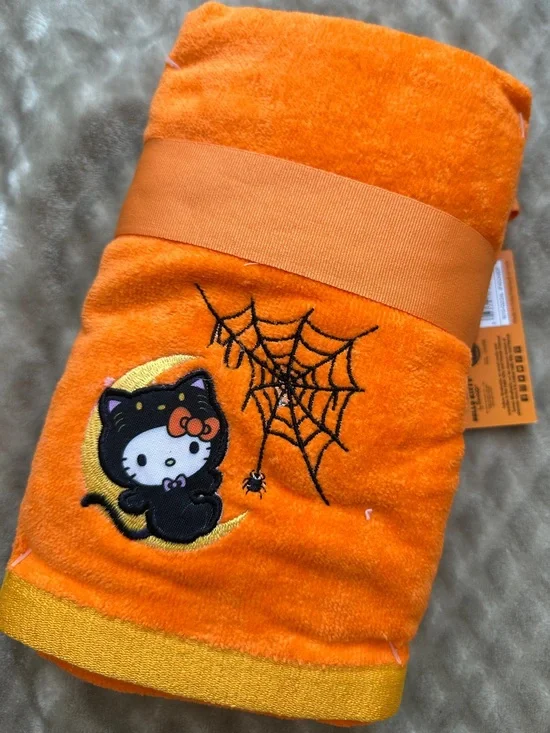 Hello Kitty Halloween Black Cat Hand Towels