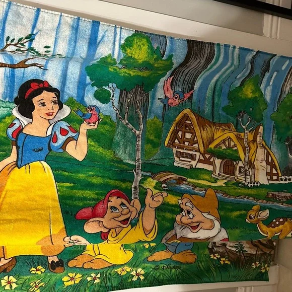Vintage Disney Snow White Seven Dwarfs Beach Towel 100% Cotton NWOT