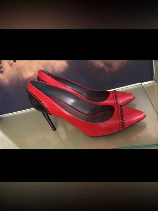 Vintage made in Italy Jason Wu Women's Red black Stitched Pointed-Toe Pumps