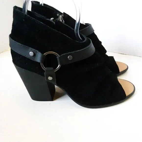 Dingo Women's Shoes size 6.5M Black Leather Heel