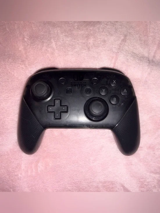 Nintendo Black Wireless Pro-Style Controller