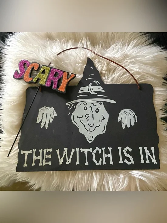 2 Halloween Signs - 'The Witch Is In' (hangs) & SCARY glitter (metal stick)🧙🎃