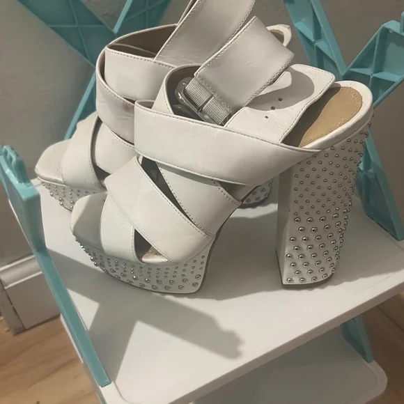 Michael Kors White Studded Platform Heels Size 5