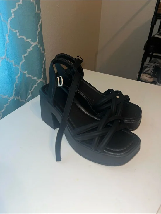 Women's Black Strappy Platform Block Heel Sandals