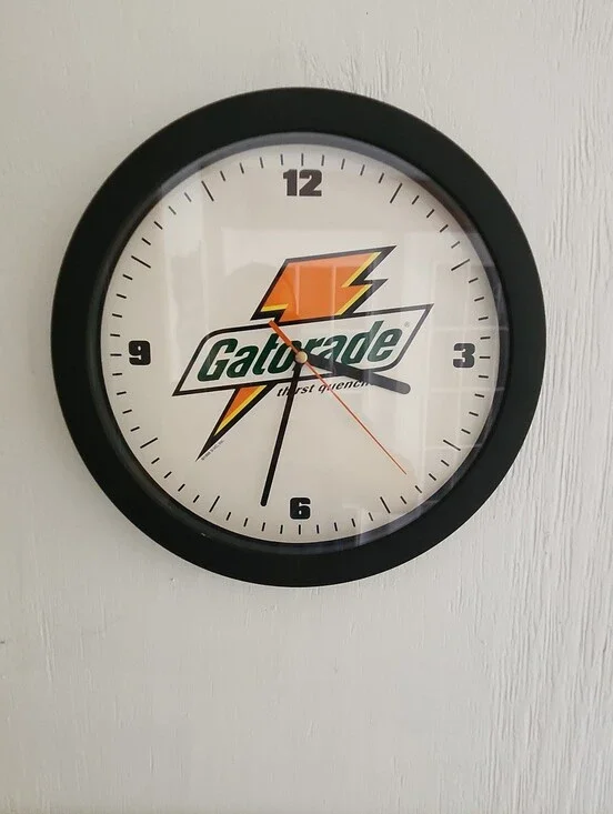 1998 Gatorade VTG Wall Hang Clock Working