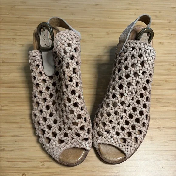 VERACRUZ Sandal Artisans Made in Spain Hive and Honey Sundance 40