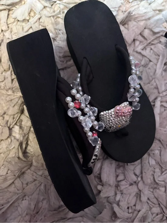 Hello kitty black platform flip flops