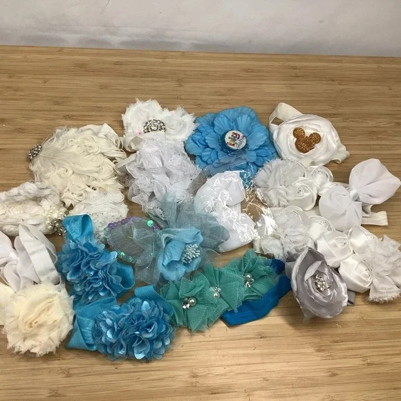 Lot Of 18 Assorted Girl Hair Bows Ribbon and Alligator Clip
