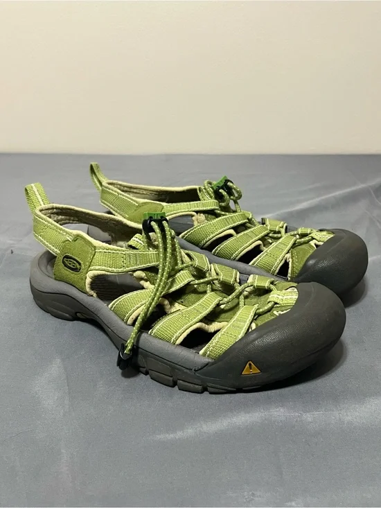 KEEN Newport H2 Waterproof Hiking Sandals Women’s 9.5 Lime Green