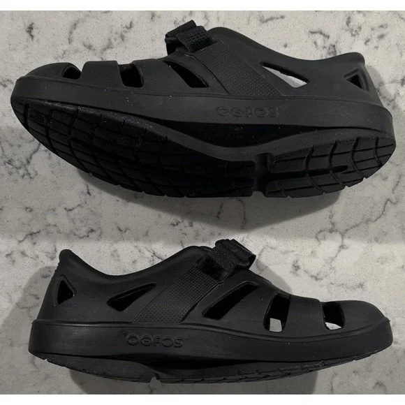 OOFOS OOcandoo Black Recovery Sandals Mens 6 Womens 8 Unisex Closed Toe EU 39