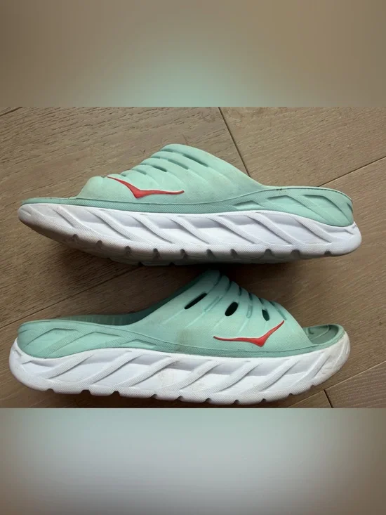 HOKA one Aqua Slide rubber Sandals - Mint Green women’s 9/ men’s 7