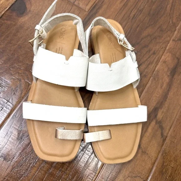 TOMS Freya Leather Toe Loop Sandal Flat Ankle Strap Buckle Neutral Women's 7.5