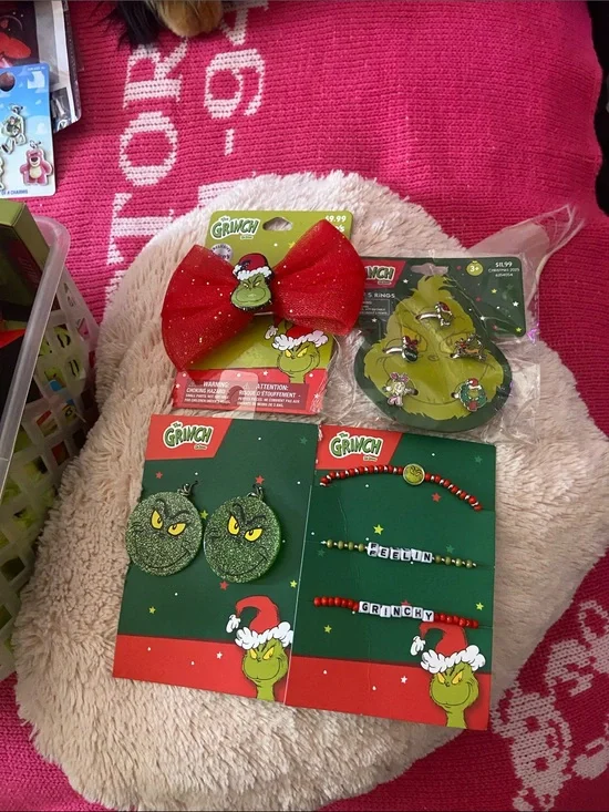 adidas Kids Red Grinch Holiday Hair Bow & Jewelry Set