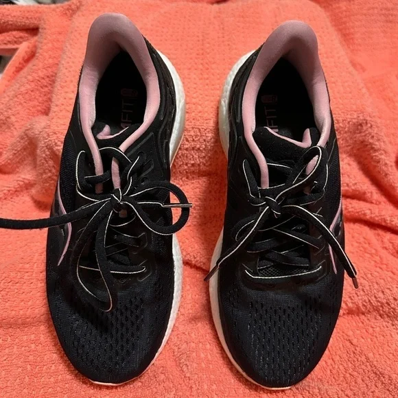 Saucony Black and Pink Sneakers with Breathable Mesh