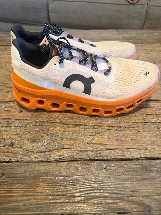 On Cloud Running Shoes - Women’s Size 10