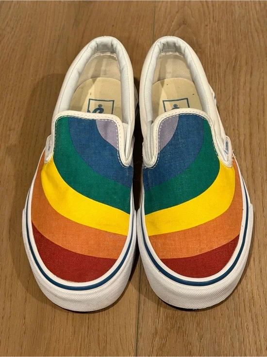 Vans Unisex Classic Canvas Slip-On Rainbow Size 8.5(W) or 7(M) EU 39