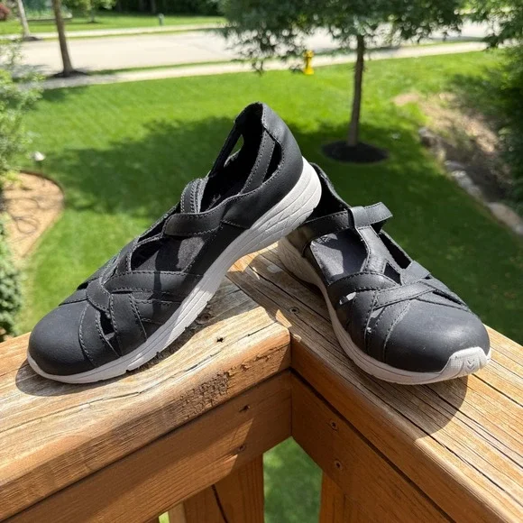 Croft & Barrow Silverbell Mary Jane‎ Sneakers Womens 9 Black Excellent Strappy
