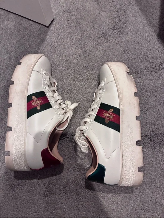 White Leather Platform Sneakers with Green-Red Stripe and Embroidered Bee