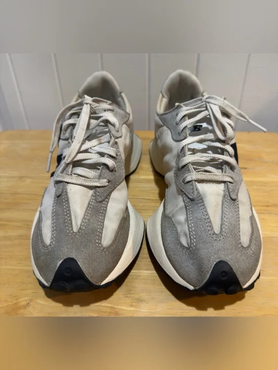 New Balance 327 Women’s Size 10 Men’s 8.5 White Black Sneakers Casual Shoes