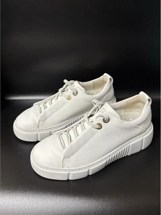Paul Green Faye Sneaker in White Italian Leather and Gold Detailing Size 6 $378