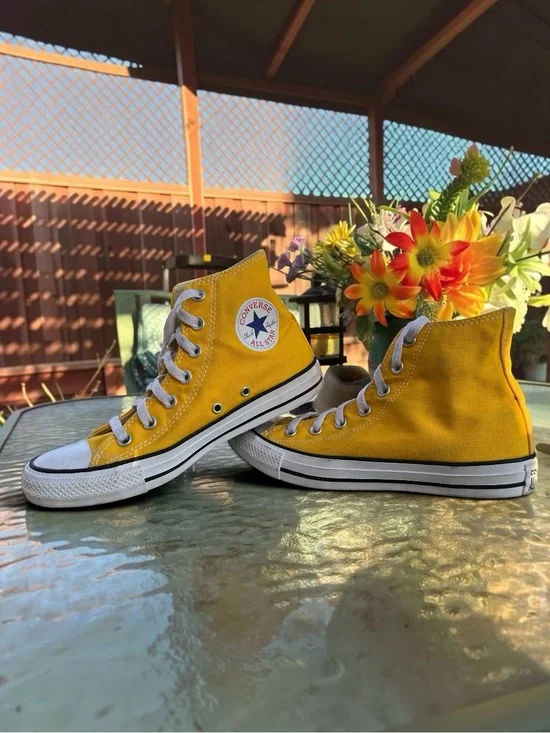 Converse Chuck Taylor All Star Yellow High Top Sneakers Women’s 8 Men’s 6