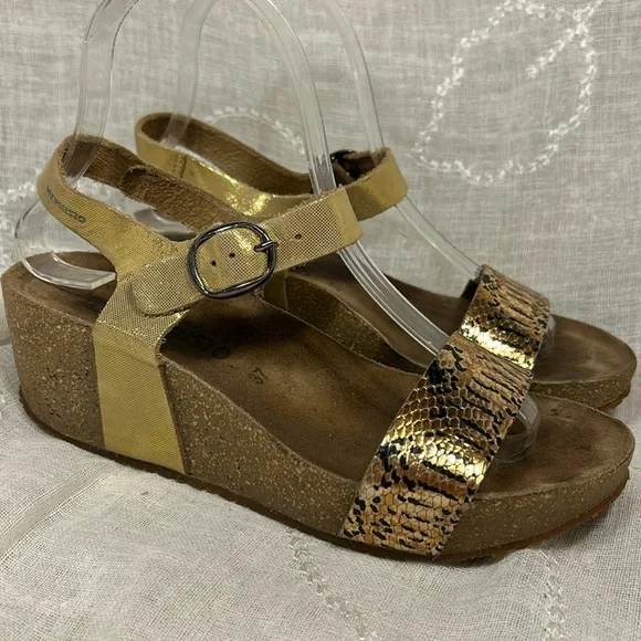 Mephisto almost NEW leather wedge sandals