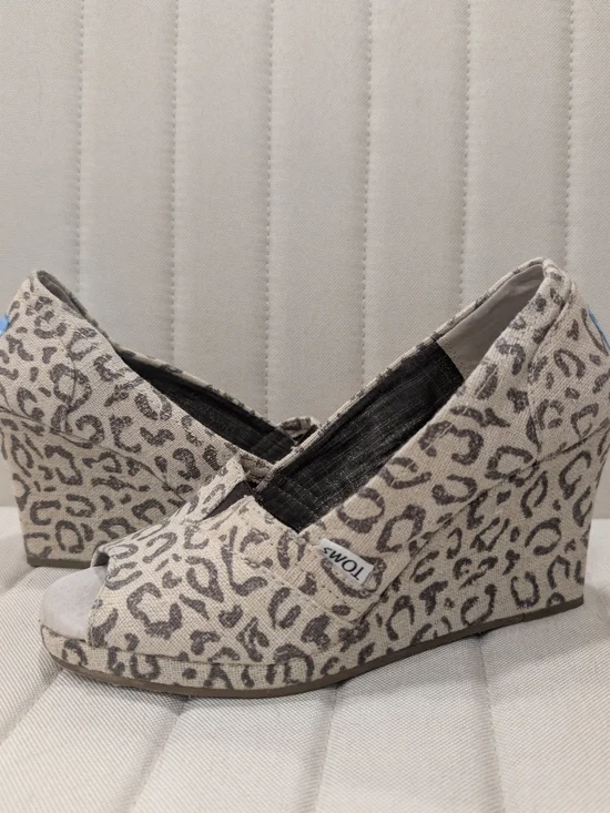 TOMS Women's Leopard Print Peep-Toe Wedge - Neutral