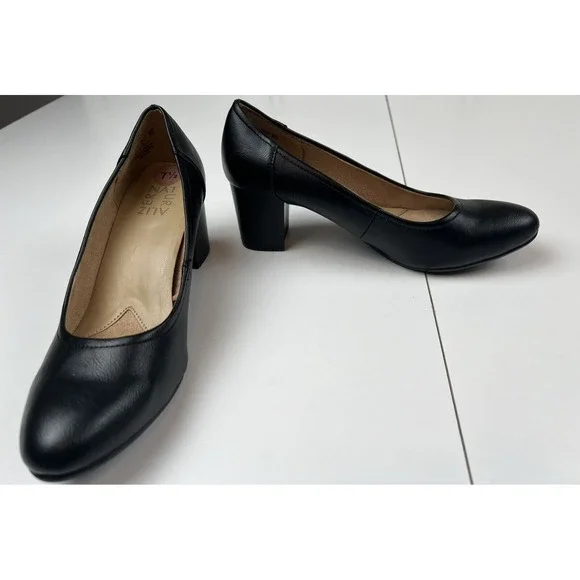 Naturalizer Neema Pumps Low Block Heel Almond Toe Vegan Leather Black Size 7.5 M
