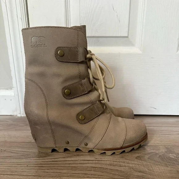 Sorel Joan of Arctic Gray Wedge Booties