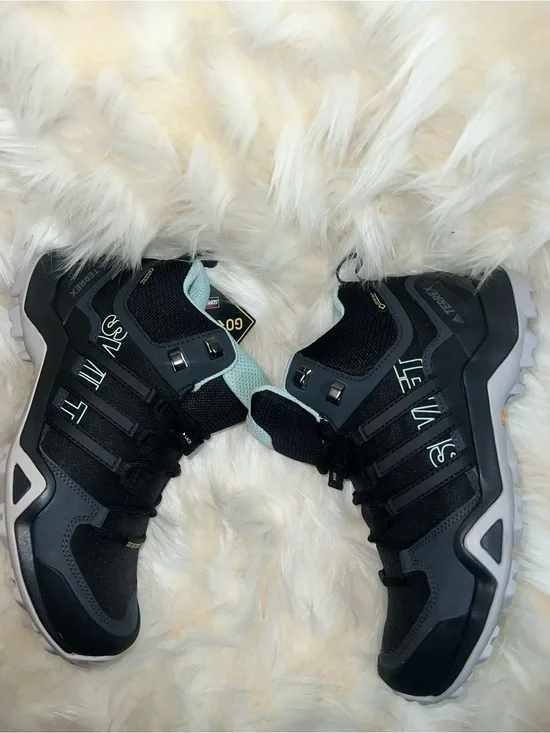 Brand New- adidas Terrex Swift R2 Mid GTX Gore-Tex Hiking Boots Women’s 7.5
