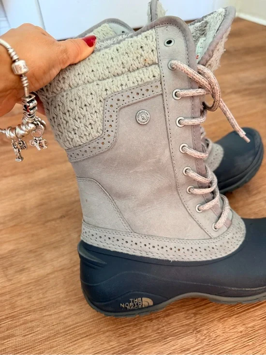 The North Face Shellista II Mid Boots Women’s Insulated Lace-Up Winter Boots