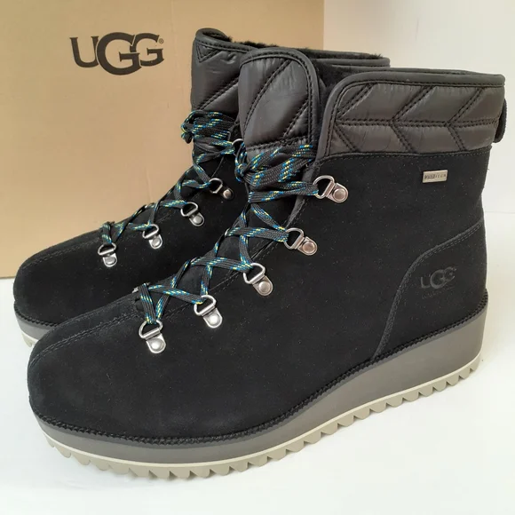 UGG Birch Lace up Boots Sz 10