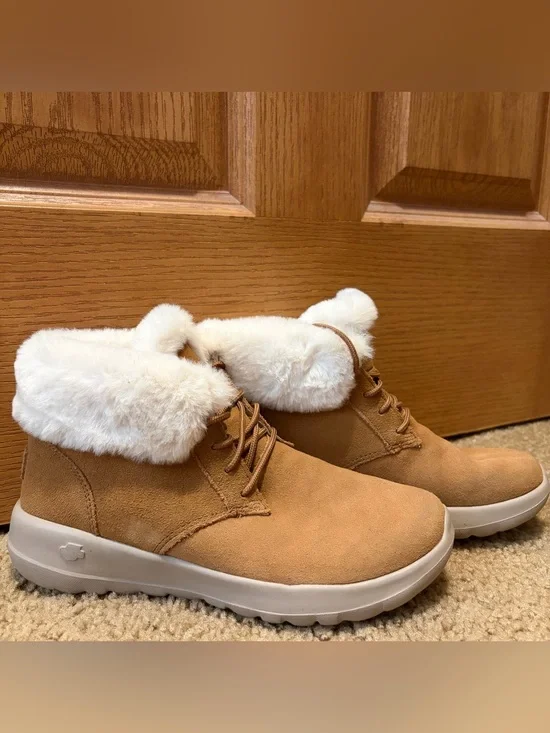 Skechers Tan Suede Faux-Fur Collar Lace-Up Winter Boots