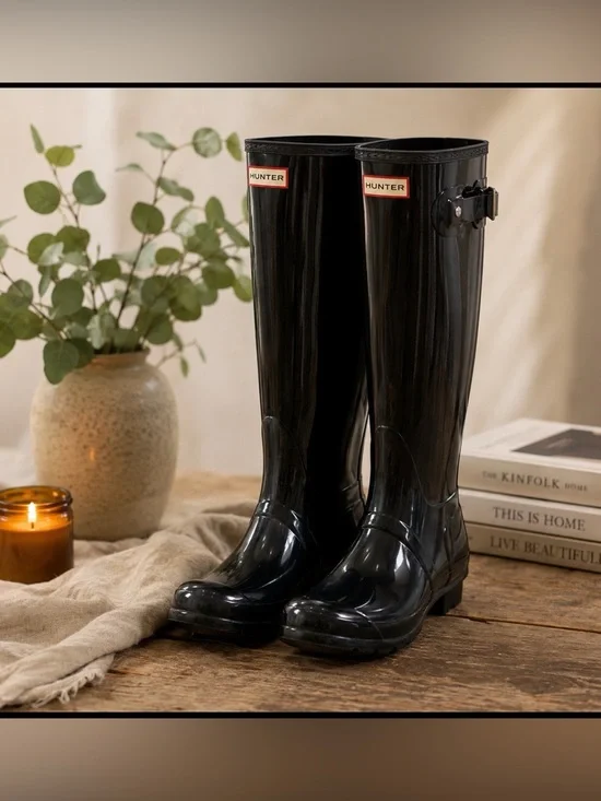 Hunter tall black rainboots size 7