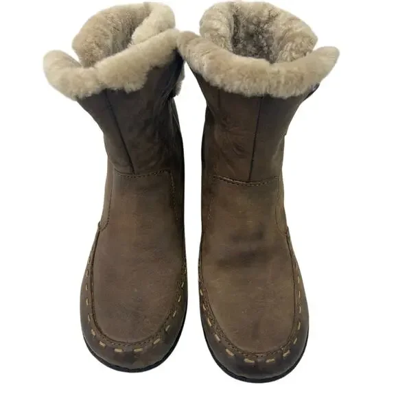 Born Crown Women’s Brown Leather and Sherpa Boots