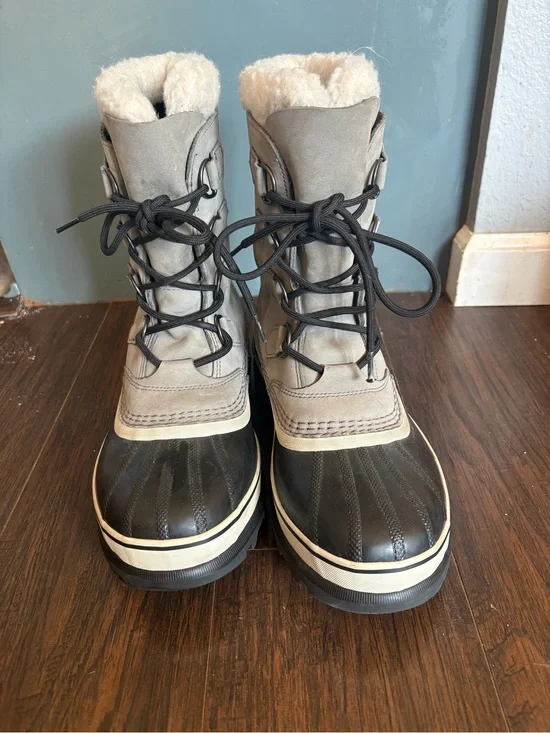 Sorel Women’s Gray and Black Insulated Waterproof Lace-Up Boots
