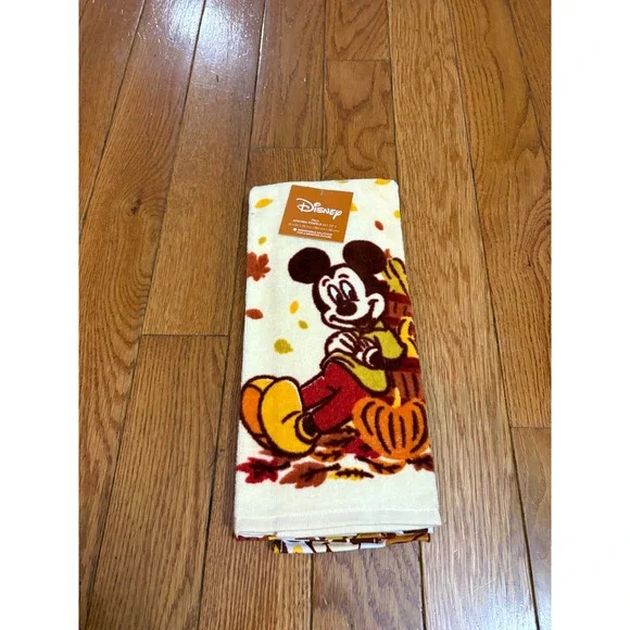 New Disney Mickey Mouse Fall Kitchen Towels Set of‎ 2 Autumn Thanksgiving Decor