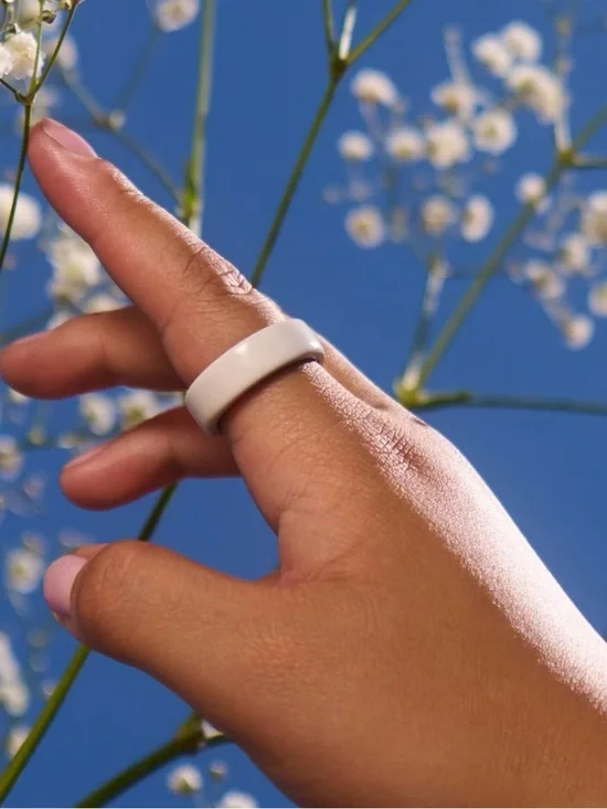 Oura Smart Ring in White