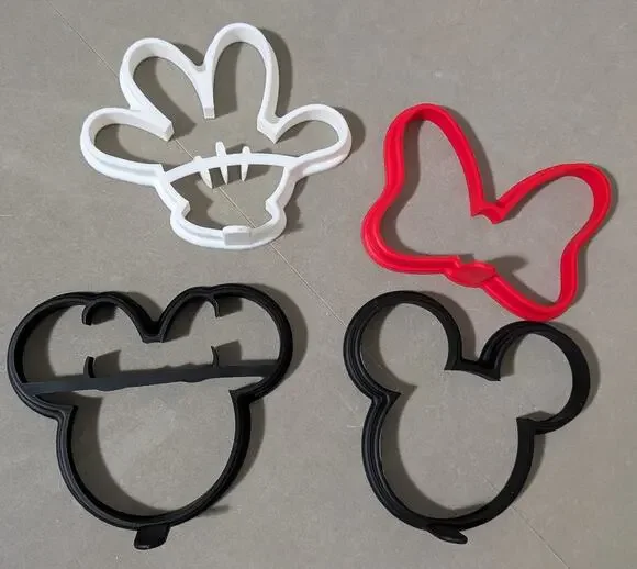 Williams Sonoma Disney Mickey & Friends Silicone Pancake Molds Set of 4 Open Box