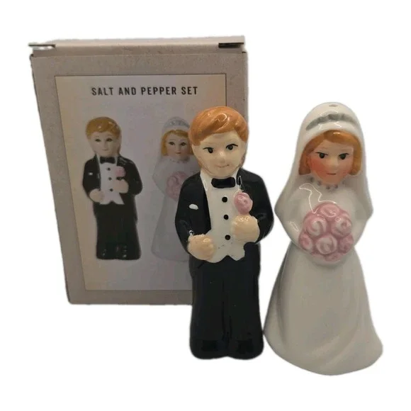 Cracker Barrel Exclusive Bride & Groom Salt & Pepper Shakers Wedding Ceramic New