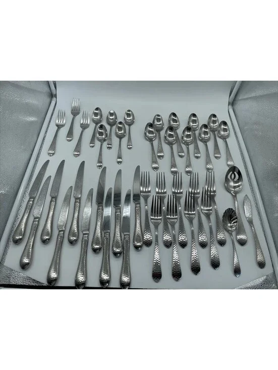 Reed & Barton  RDS299 Every Day Hammered Stainless 40 Pieces