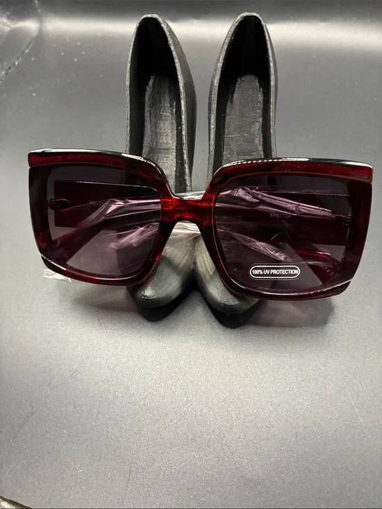 Fashion Nova Oversized Square Sunglasses - Burgundy