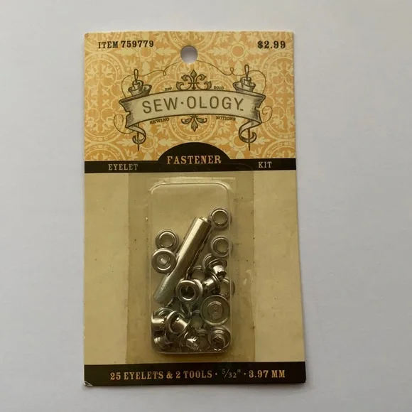 2011 Sew-ology Fastener 25 eyelets 2 tools 5/32 inch 3.97mm 759779