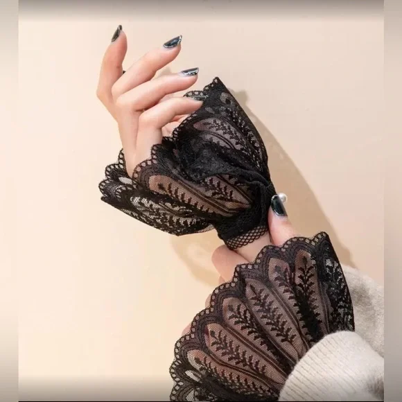 ✨NEW Elegant Black Lace Hollow Gloves Sleeve Cuffs
