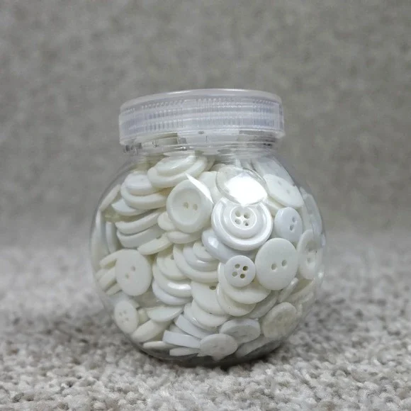 Blumenthal Lansing Le Bouton White Assorted Buttons 4oz Jar 541001003