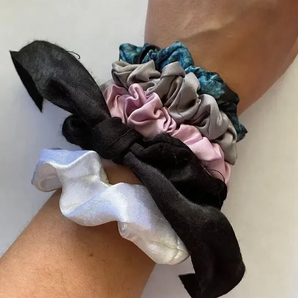 Set of 5 Scrunchies - Black Bow Teal Print