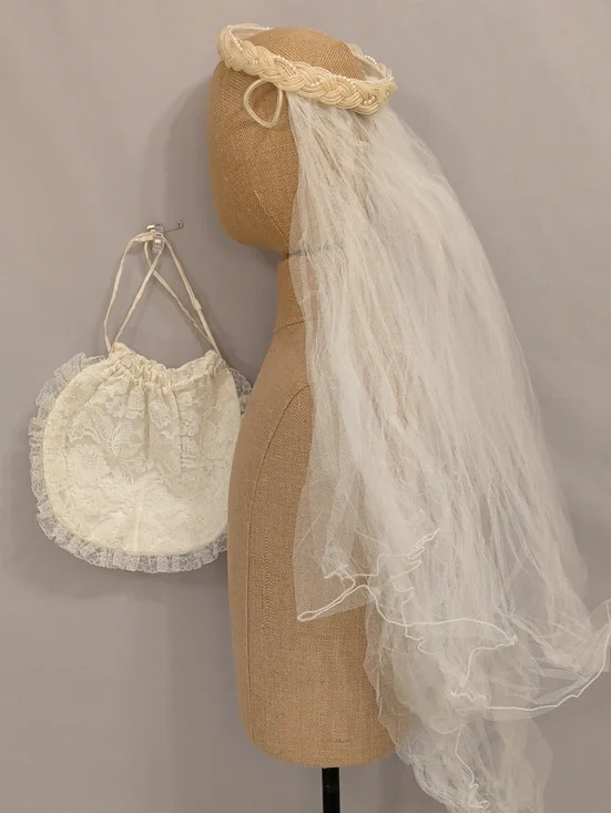 Vintage Bridal Veil And Lace Pouch Purse Wedding Accessories 70s - 80s