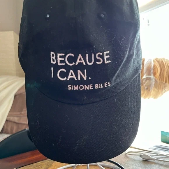 Simone Hat