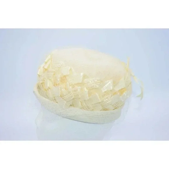 1950s Ivory Lady’s Netted Hat with Feather Bird